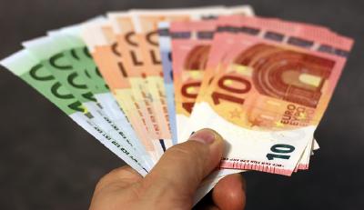 Gereglementeerd vs. niet-gereglementeerd spaarrekening: het verschil uitgelegd